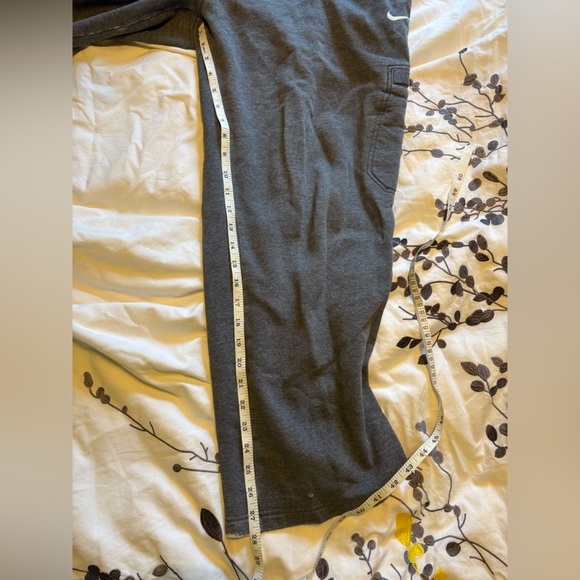 Nike Sportswear Cargo Jogger Sweatpants - Picture 10 of 11